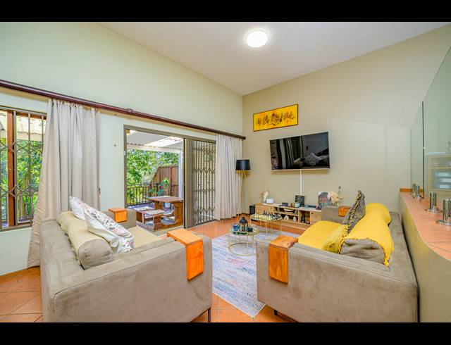 3 BEDROOM DUPLEX FOR SALE IN THE WOLDS